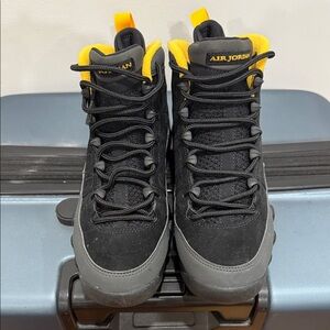 Air Jordan 9 Dark Charcoal University Gold